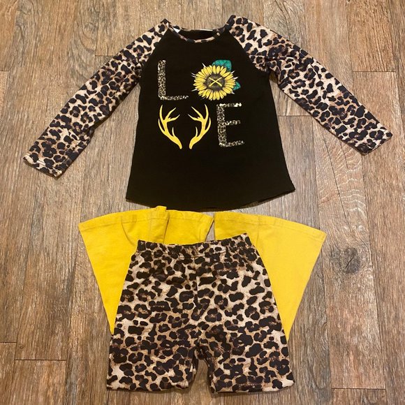 SOLD - Love Print Outfit Size 6/7 - Picture 3 of 3